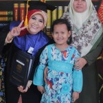 Lulus Cumlaude dan Aktif di Berbagai Kegiatan Sosial