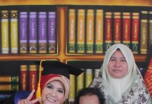 Lulus Cumlaude dan Aktif di Berbagai Kegiatan Sosial