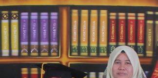 Lulus Cumlaude dan Aktif di Berbagai Kegiatan Sosial