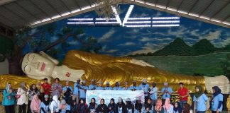 Rombongan IYLC Kunjungi Rumah Ibadah Buddha