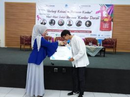 STF Salurkan Beasiswa Berprestasi Kepada Mahasiswa