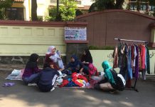Volunteer STF Ramaikan Bazar Donasi di Kampus II UIN Jakarta