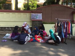 Volunteer STF Ramaikan Bazar Donasi di Kampus II UIN Jakarta