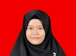 Putri Pak Zuhri Terima Beasiswa dari STF UIN Jakarta