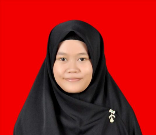 Putri Pak Zuhri Terima Beasiswa dari STF UIN Jakarta