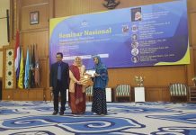 Hari Ibu: Prof. Amelia Fauzia, Ph.D Raih Penghargaan Dosen Pengabdi