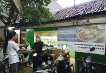 Mahasiswa Rantau dapat Bantuan Makanan, Buah dan Vitamin untuk Melawan Covid19