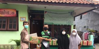 34 International Student di Luar Asrama Peroleh Bantuan Sembako