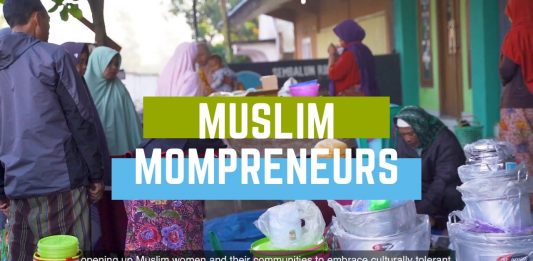 “Embedded Economy” para Muslimah Mompreneurs: Bagaimana cara meningkatkan daya saing mereka?