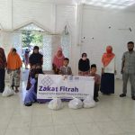 STF Salurkan Zakat Fitrah Kepada Masyarakat Ciputat dan Cidokom