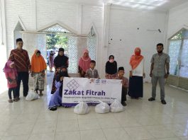 STF Salurkan Zakat Fitrah Kepada Masyarakat Ciputat dan Cidokom