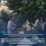 Pelaksanaan sholat Idul Fitri 1443 H di halaman Rumah Wakaf Wirausaha Cercondeso STF UIN Jakarta pada Senin, 2 Mei 2022.