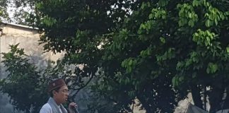 Pelaksanaan sholat Idul Fitri 1443 H di halaman Rumah Wakaf Wirausaha Cercondeso STF UIN Jakarta pada Senin, 2 Mei 2022.