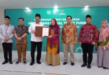 Serah Terima Surat Keputusan Pembentukan UPZ BAZNAS Social Trust Fund (STF) UIN Jakarta
