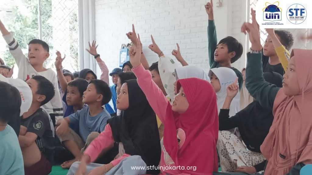 Pembukaan Taman Baca Anak CERCONDESO Batch #3 di Desa Cidokom | STF UIN