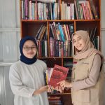 STF Bantu Mahasiswa KKN Reguler UIN Jakarta Lewat Donasi Buku Gratis