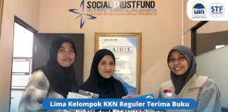 Lima Kelompok KKN Reguler Terima Buku Gratis dari STF UIN Jakarta