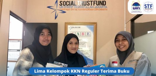 Lima Kelompok KKN Reguler Terima Buku Gratis dari STF UIN Jakarta