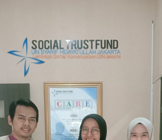 STF Donasikan Buku Gratis untuk Kelompok KKN Internasional di Malaysia