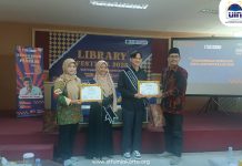 STF Anugerahi Beasiswa kepada Dua Mahasiswa Duta Perpustakaan UIN Jakarta